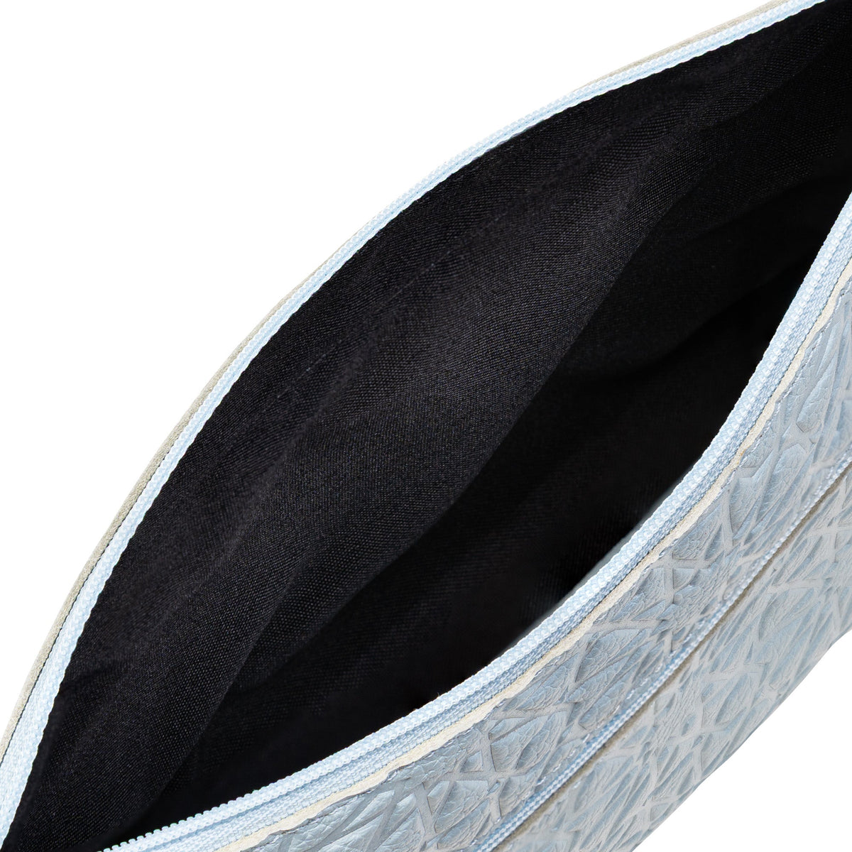 Bolso bandolera de piel grabada – Azul claro