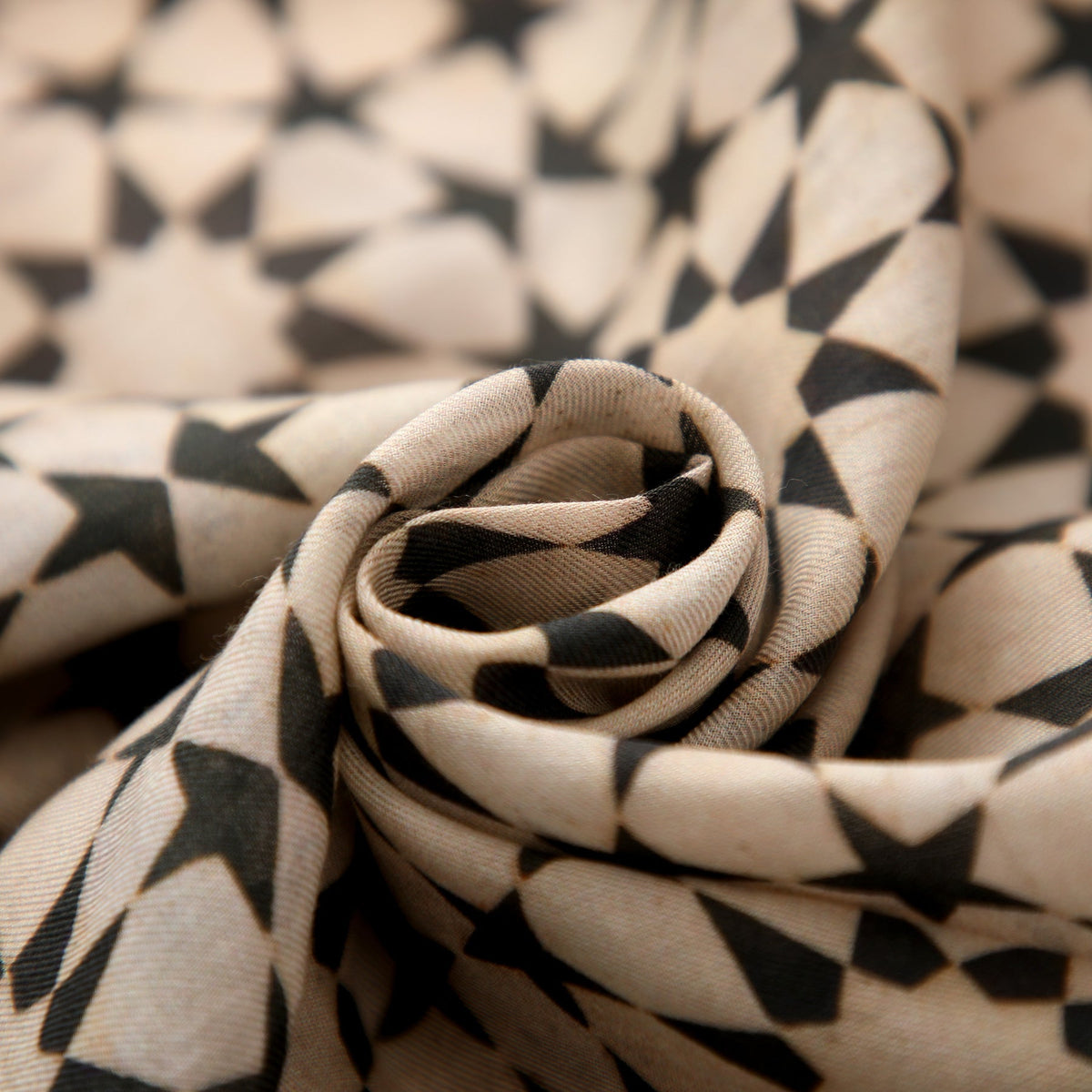 Pañuelo de modal Sahara – Beige y negro