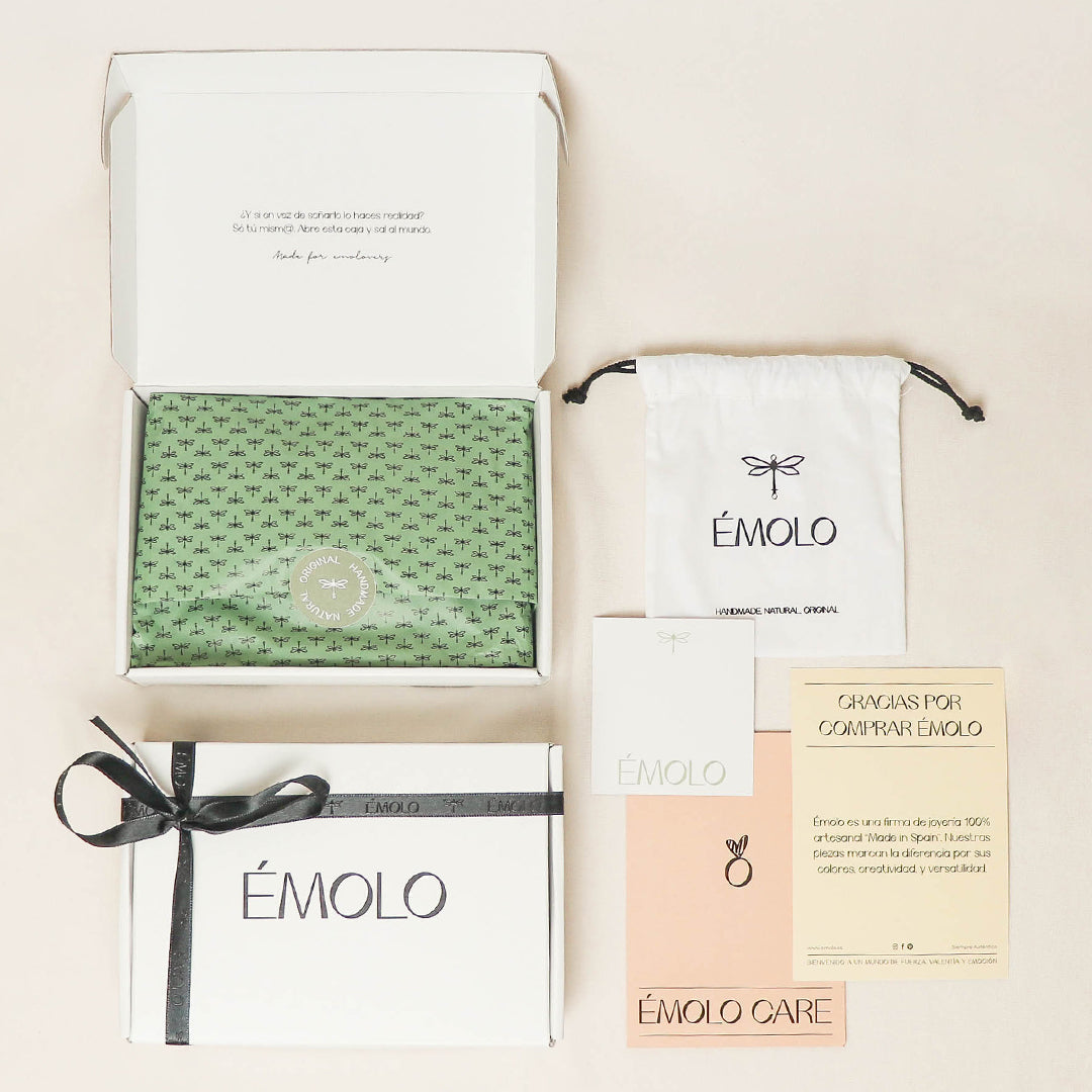 Anillo Crema con selenita berenjena SAIRA