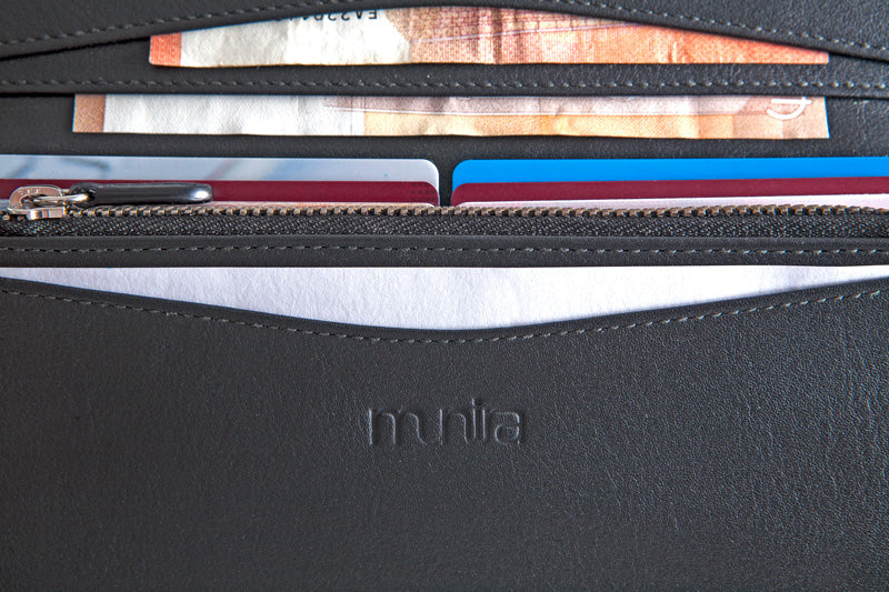 Cartera grande de piel grabada Freila – Azul