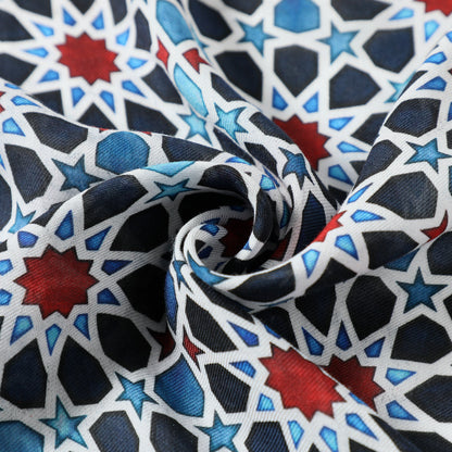 Pañuelo de modal inspirado en el arte islámico – Azul, rojo y negro